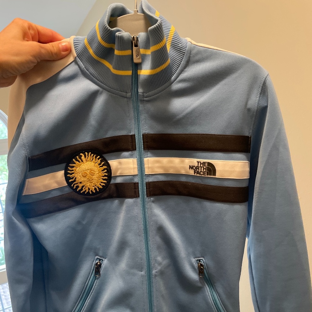 The North Face •zip up •Argentina